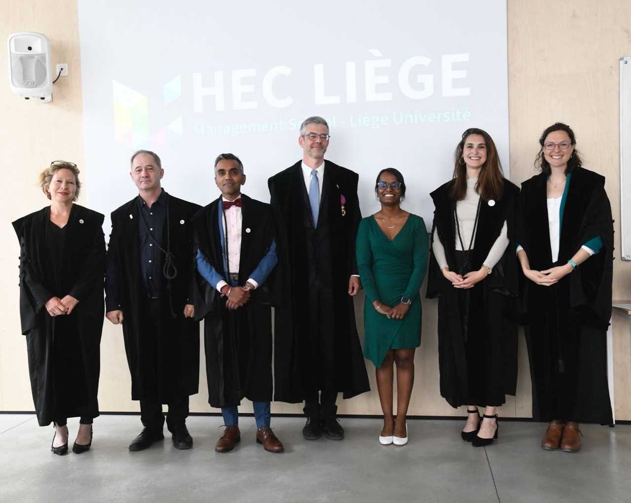 Elodie Etienne with her doctoral jury at HEC Liège